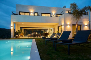 Villa Sitges Casa Selva 7 minutos de Sitges en coche Diseño Comodidad Nueva Ideal para Vacaciones